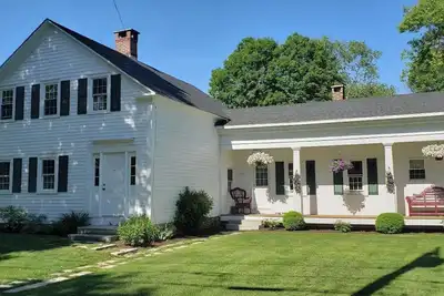 Image de Spacious 5 Bedroom Hot Home Game Room Patio Fire Pit Yard Ski Bromley Stratton