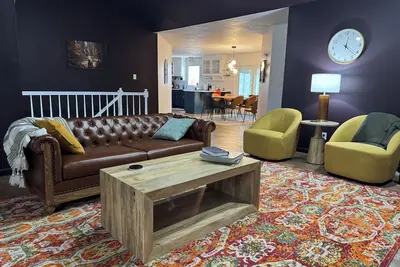 Image de Spacious 4-bedroom house in vibrant Columbia close to the Mkt trail with WiFi/Ac