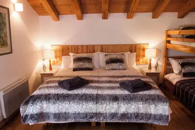 Image de Stunning Alpine Chalet Perfect for Groups – Sleeps Up to 20