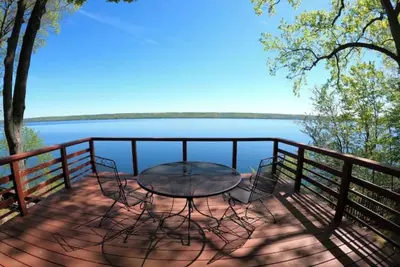 Image de Quiant Lake Home w\/ Stunning Views & Private Decks