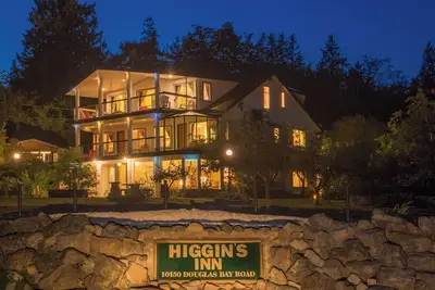 Image de Where adventures begin. Spacious hotel suites in amazing Powell River