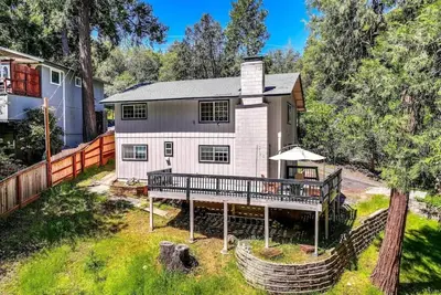 Image de 40 mins to Ski Resort/ Snow Tubing +Firepit+Deck