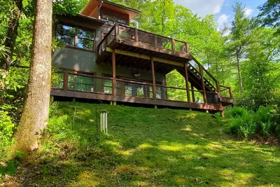 Image de Cozy 2 bedroom, pet friendly cabin in Cashiers, Nc with spectacular views.