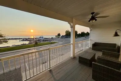 Image de Marina Luxe Overlooking Sister Bay Marina