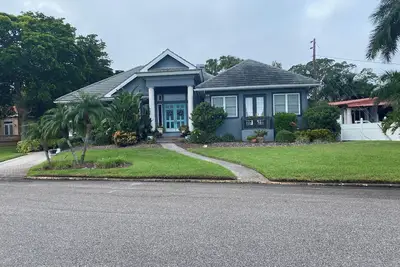 Image de Bradenton luxury waterfront 3-bedroom 3-bath home minutes from beaches.