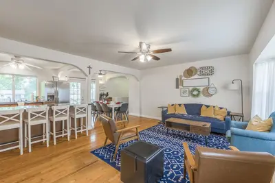 Image de Charming & Affordable 3-bedroom house with WiFi in tranquil Overland Park