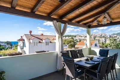 Image de Charming 4-bedroom villa with WiFi, Ac above sunset beach
