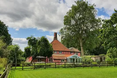 Image de The Garden Cottage - Six Chambres Maison, Couchages 12