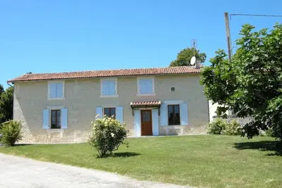 Image de Charente Charme 4 bedroom gite with heated pool