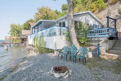 Image de Boat, Grill & Unwind: Lakefront Cayuga Home!