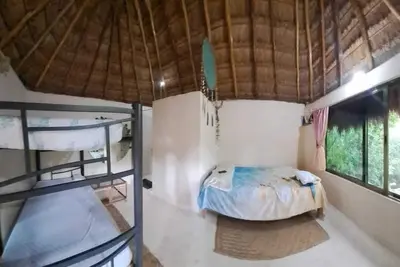 Image de Jungle cabin with cenote