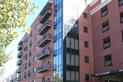 Image de Upscale 2-bedroom luxury loft in vibrant downtown Columbia, Mo