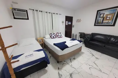 Image de Verolme: Cozy and family-friendly apartment, close to the Brasfels shipyard and Marinas