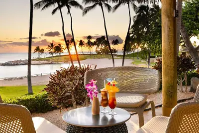 Image de 𝐅𝐢𝐧𝐝𝐢𝐧𝐠 𝐌𝐞𝐢𝐥𝐢’𝐬 Gorgeous KoOlina Beachfront Resort + Amenities. 1br