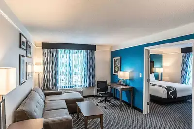 King Deluxe Suite, La Quinta, Spacious & Comfy, Right off Interstate 10