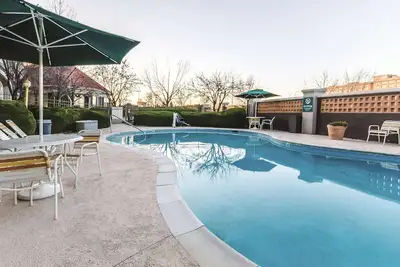 Image de Charming Double Room at La Quinta Inns, Outdoor Pool, Near Wineries - 2 Units
