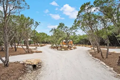 Image de Ultimate Group Getaway at Canyon Lake - Sleeps 28!