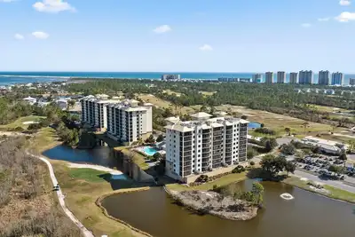 Image de Beautiful 3 bedroom condo with gorgeous sunsets and views of the Intercoastal.