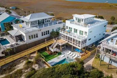 Image de Ocean's Eye - Luxury - Oceanfront - Private Heated Pool - Sunrise and Sunset Views