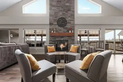 Image de Lake Escape: Views, Hot Tub, Game Room & Pools