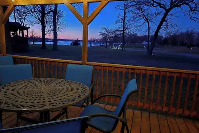 Image de BASShole on Lake Fork * Hot Tub