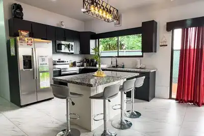 Image de Spacious 4-bedroom house with WiFi, Ac in lovely La Fortuna
