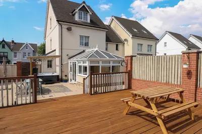 Image de Alban Road, pet friendly, with hot tub in Llanelli