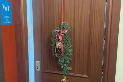 Image de The door to the center