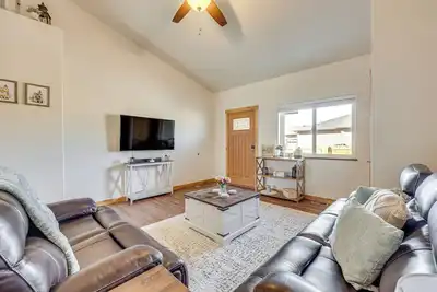 Image de 1 Mi to Main St & Riverwalk: Home in Canon City