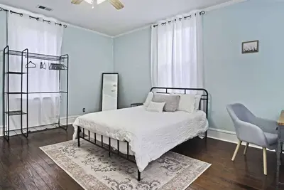 Image de Walk to Wb Stadium, Close to Usc Campus & Downtown