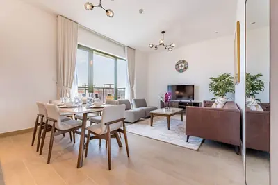 Image de Private Beach Access 2br Close to JumeirahBeach, La Sirene Building 4, Jumeirah