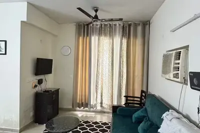 Apartment in Noida Best Location 2bhk