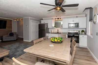 Image de New! Remodeled & Upgraded Vacation Apartment