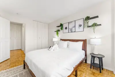 Image de Gorgeous 2bd/1. 5ba Next to Bu 4730