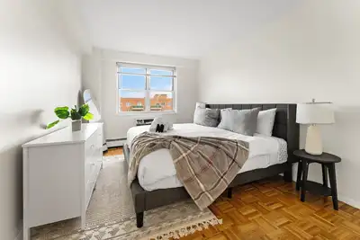 Image de Beautiful 2br Next to Bu 7378