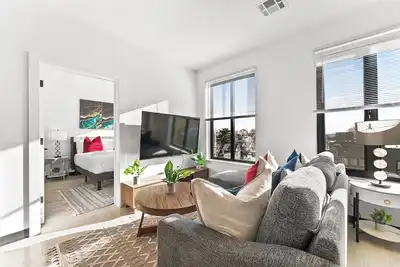 Image de Luxury 2bd/2ba near Boston 3029