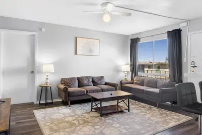 Image de Beautiful 2br/2ba in Hydepark 3912