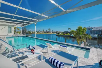 Image de Vrcc Villa Alany Relaxed Luxury at the Waterfront