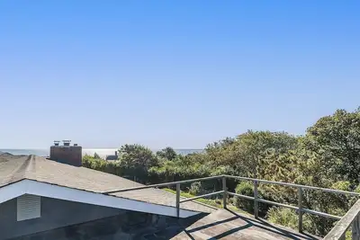 Image de Delightful 4-bedroom house with View in Montauk! Location, Location, Location! ! !