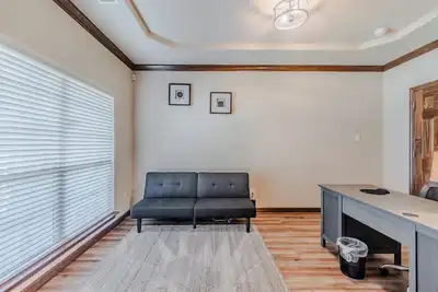Image de Entire home in Grand Prairie, Texas, United States with Ev Charger - level 2