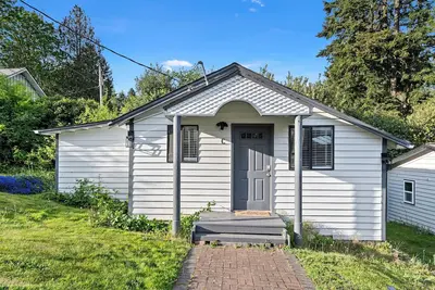 Image de Karmen’s Lake Cottage C