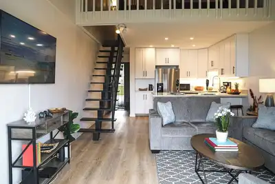 Image de Ocean Front Condo, Modern & Bright