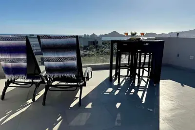 Image de Beautiful 3-bedroom w/ Sunset, Bbq, Rooftop in the heart of Cabo San Lucas!