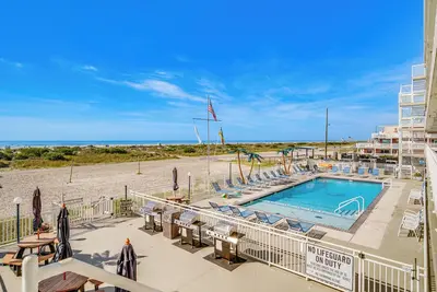 Image de Walk to Shore: Wildwood Crest Studio w/ Pool View!