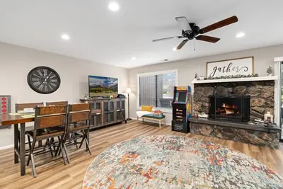 Image de County Club Townhome *Packman Game, Xbox, Golf course Views, Near Forest Edge