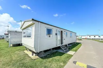 Image de Superb 8 berth caravan at California Cliffs, near Scratby beach ref 50006g