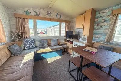 Image de 6 berth caravan at St Osyth Beach in Essex ref 28045g