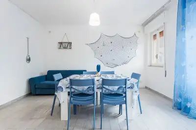 Appartement \"Blue Island\" avec vue sur la montagne, Wi-Fi et climatisation