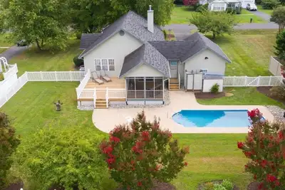 Image de Quiet Beach Cottage with Private Pool