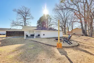 Image de Pet-Friendly Studio w/ Yard & Fire Pit in Vilonia!